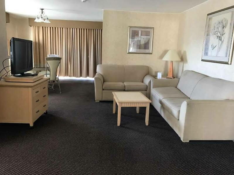 Hotel Surestay By Western 3*